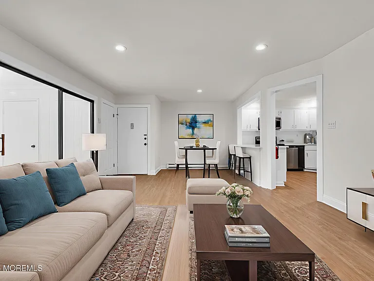 34 Lexington Ct — Photo 11