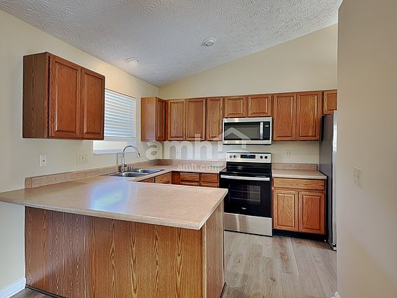 4th image of 10296 Manassas Dr