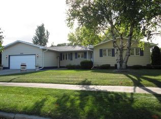 503 Terrace Dr, Grand Forks, ND 58201