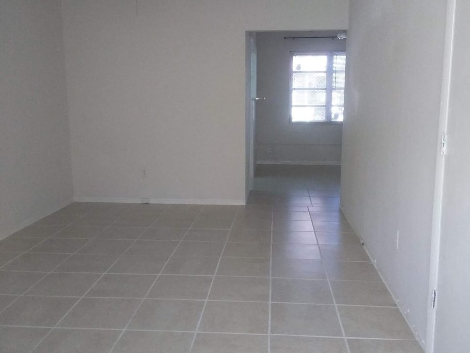 1st image of 550 NE 82nd Ter APT 1