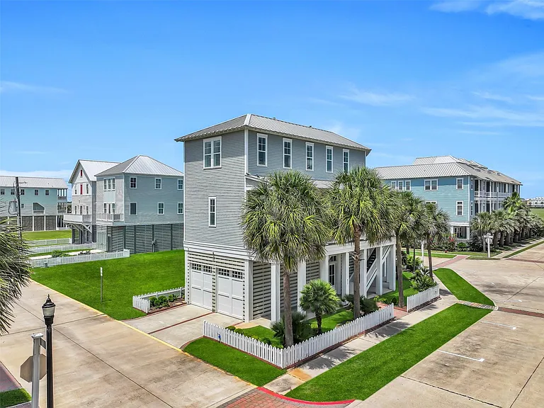 817 Positano Rd — Photo 48