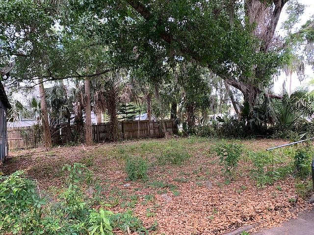 2nd image of 112 Moore Extra Lot St