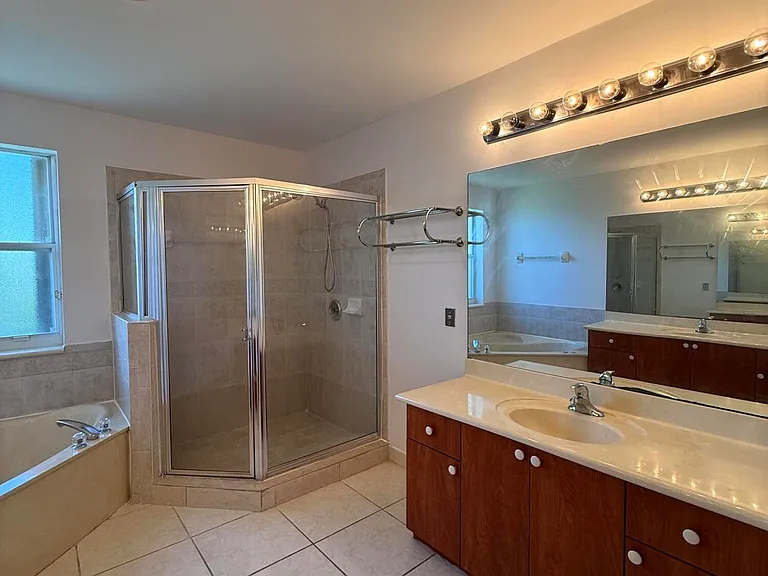 12631 SW 28th St — Photo 23