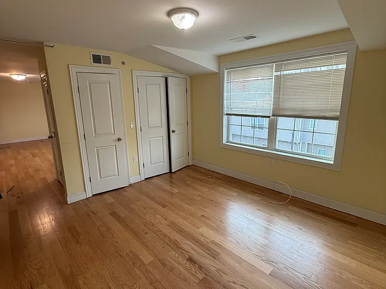 81 Lester St #10 — Photo 4