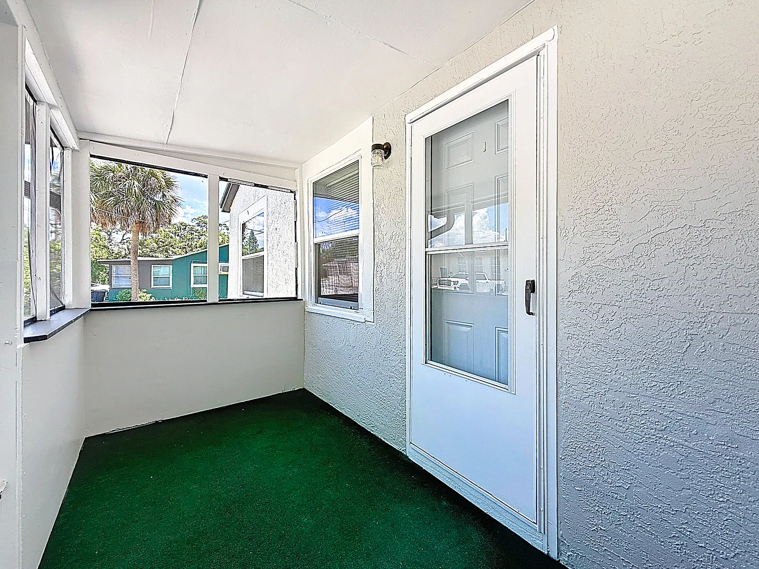 3 bed, 768 sqft, $1,550 — Photo 3