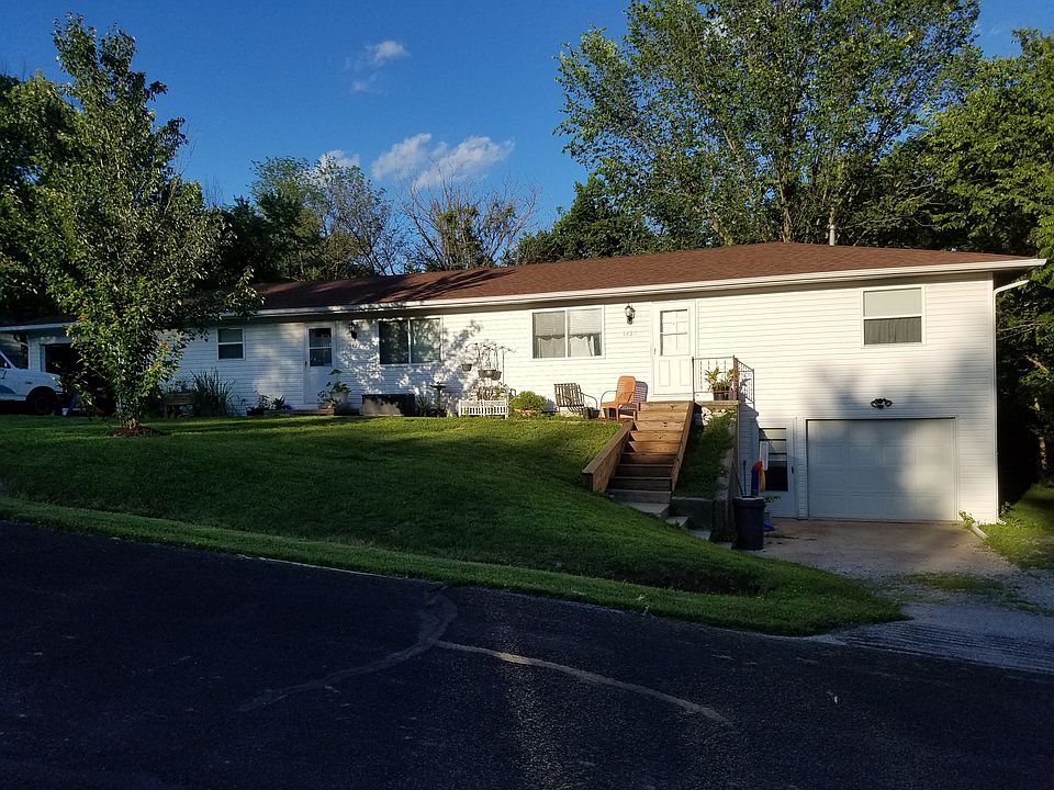 Quiet street, wooded lot.