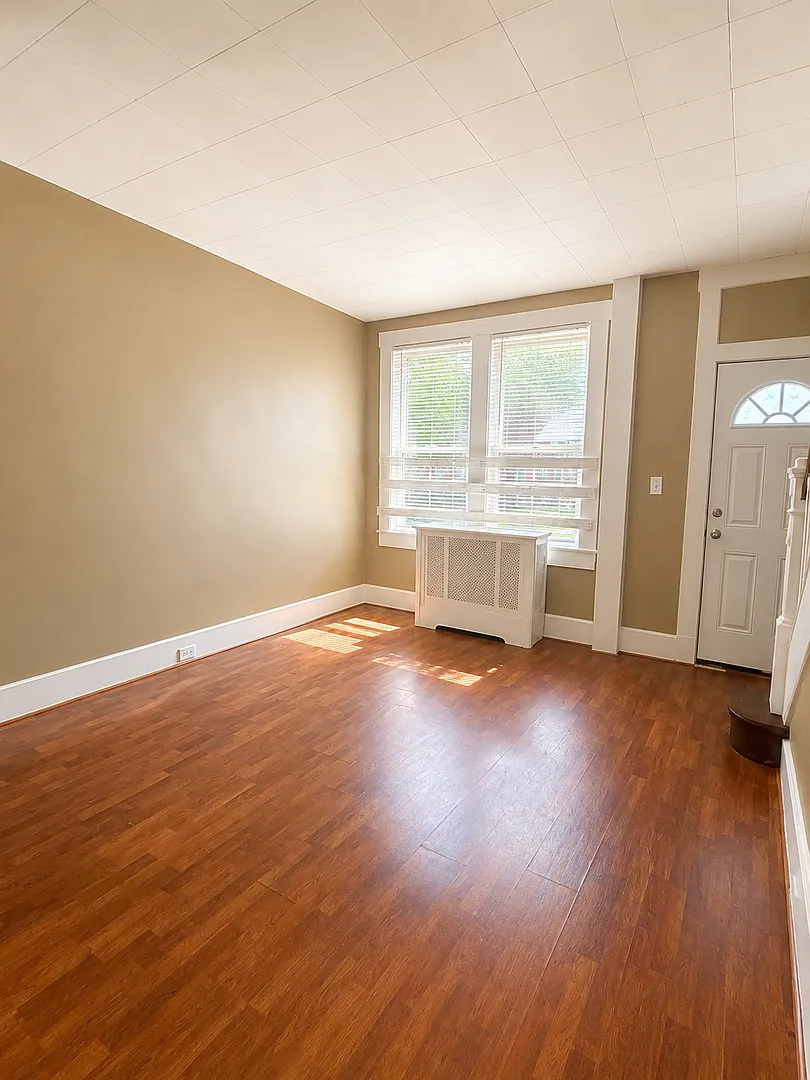 Spacious Baltimore Rowhome with Finished Basement & In-Home Laundry — Photo 2