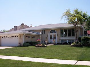 628 N Plamondon Dr, Addison, IL 60101