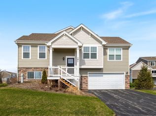 191 Goldenrod Dr, Elgin, IL 60124