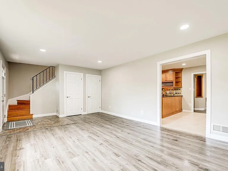 4005 Lees Corner Rd — Photo 3