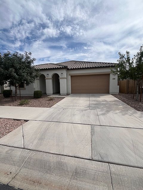 1st image of 21087 E Poco Calle