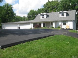 2921 Old Baumgartner Rd, Saint Louis, MO 63129