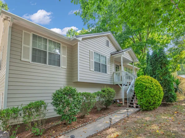 411 Bakers Bridge Cir, Douglasville, GA 30134