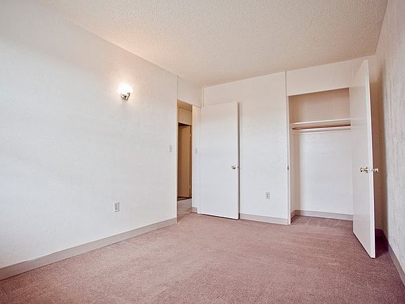 4th image of 1459 City View St APT 121
