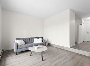 212 10th St E #1-BEDROOM, Saskatoon, SK S7N2T6