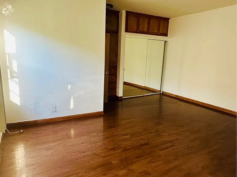 1172 N Kingsley Dr #107 — Photo 9