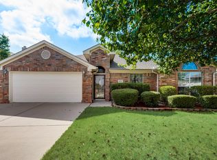 6213 Holliwell Ln, Fort Worth, TX 76179