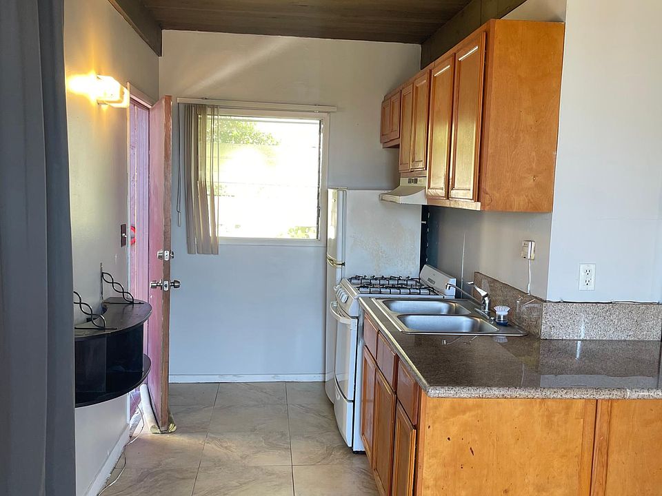 1st image of 3718 Mullen Pl