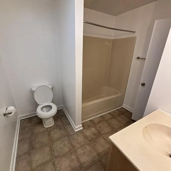 305 Farside Dr #4 — Photo 17
