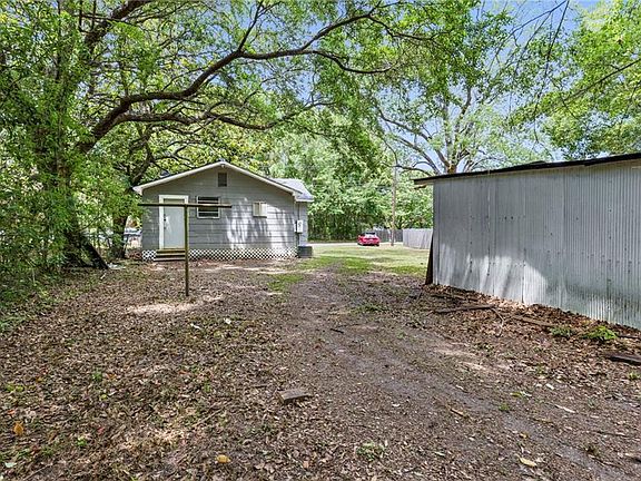 4th image of 2405 Gill Rd