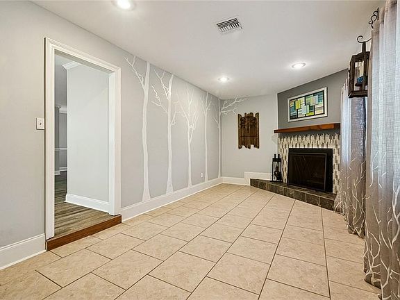 5th image of 1309 Madewood Rd