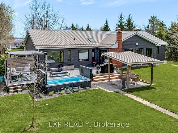 2nd image of 135 Hiscock Shores Rd