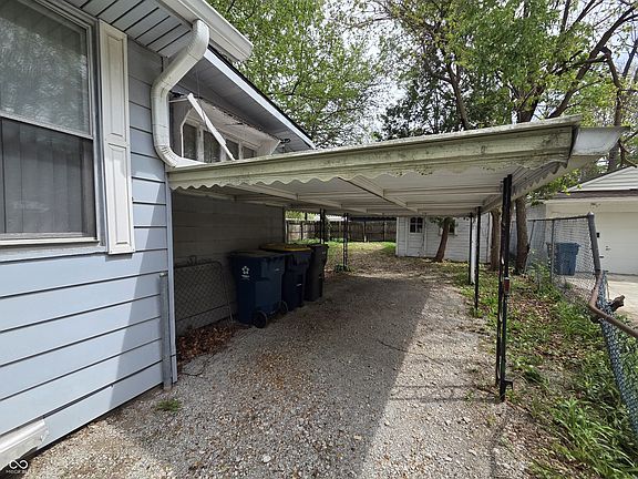 4th image of 4645 Rookwood Ave
