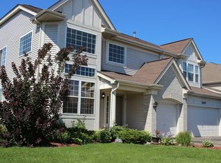 1689 Montclair Dr, Elgin, IL 60123