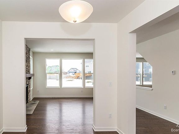 5th image of 564 Lincolnshire Dr #7