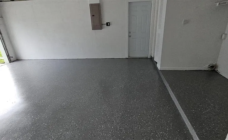 2055 Dodge St — Photo 15