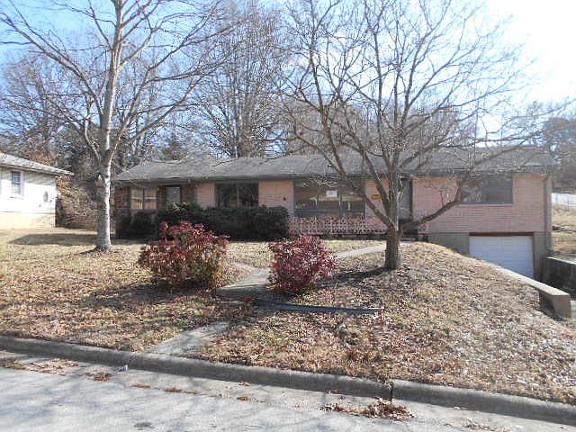 1st image of 211 Cumberland Dr