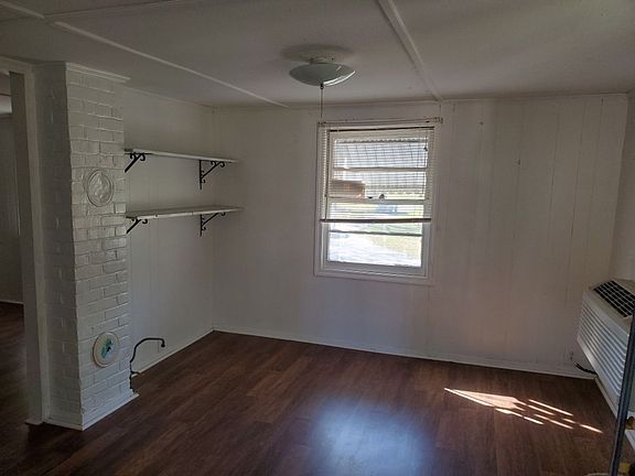 4th image of 128 Little Creek Dr