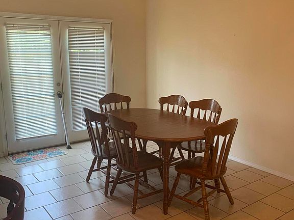 5th image of 124 Cedarwood Dr