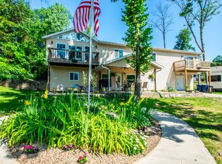 205 Summertree Pl, Holts Summit, MO 65043