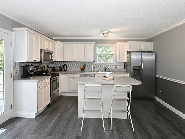 988 Yarger Dr — Photo 8