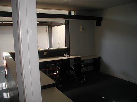 2nd image of 915 S Dora St