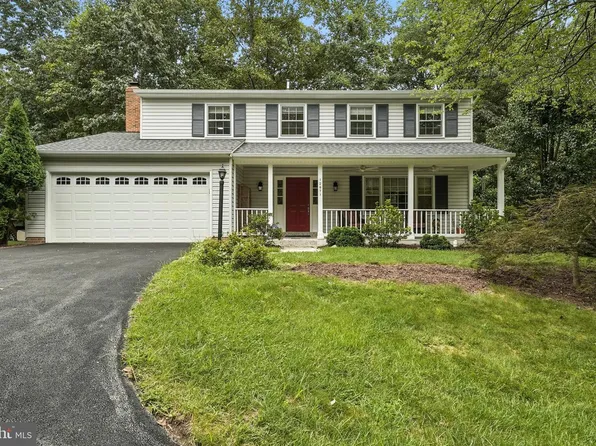12871 Valleywood Dr, Woodbridge, VA 22192
