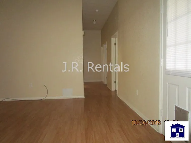1506 Creek St — Photo 45