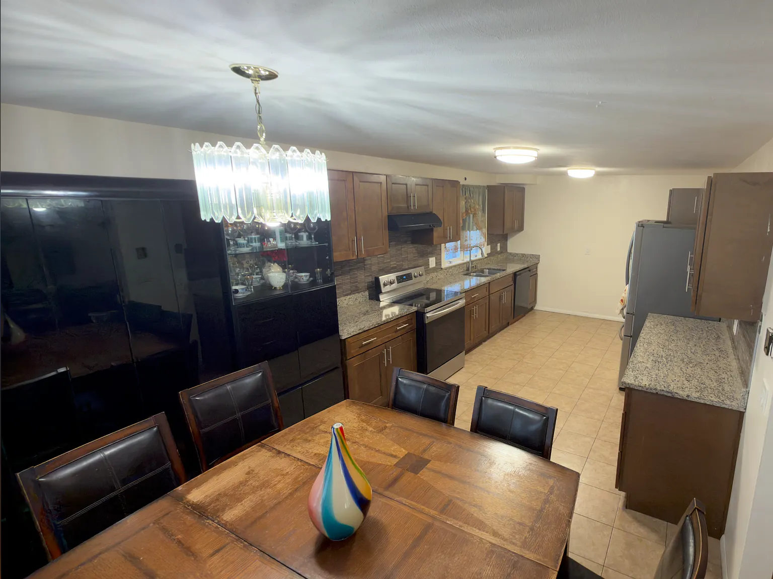 2 bed, 1144 sqft, $3,300 — Photo 3