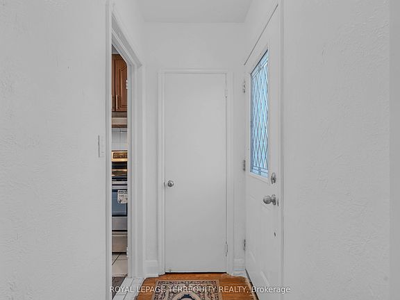 5th image of 4 Harris Park Dr