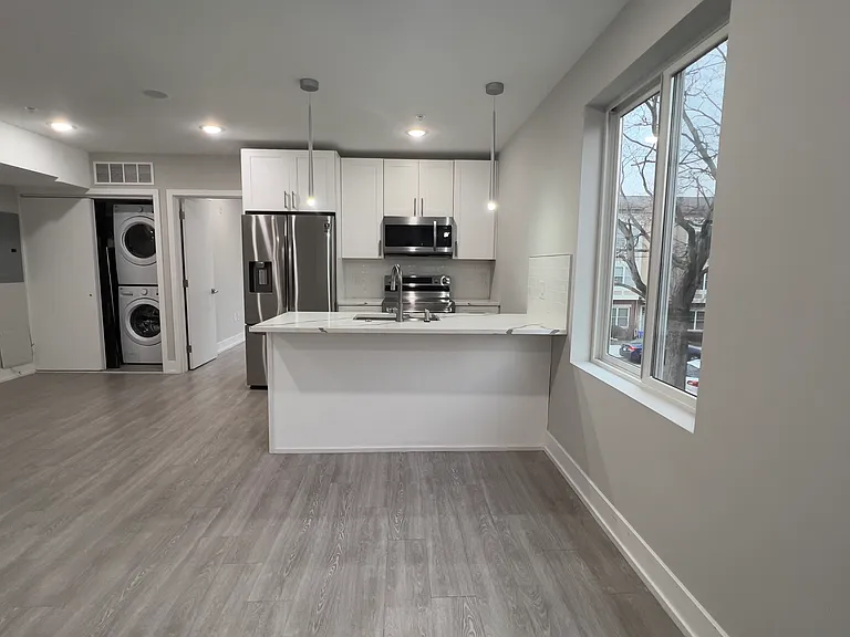 649-1 N 35th St #201 — Photo 24