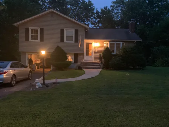 50 Irving Dr, Walpole, MA 02081