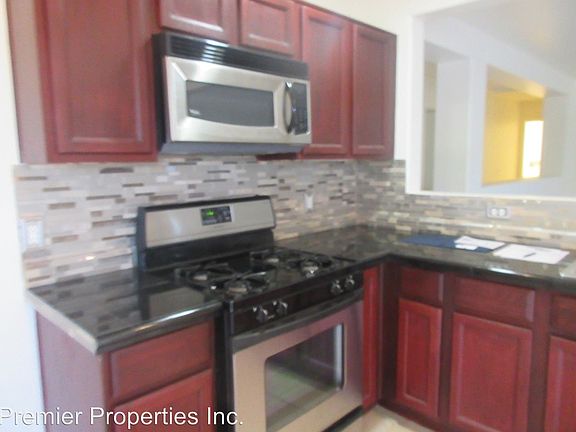 3rd image of 1071 W Calle Vista De Suenos