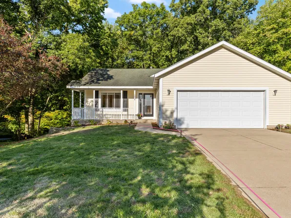 5819 Grand Oaks Dr NE, Comstock Park, MI 49321