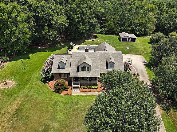 2nd image of 111 Heathwood Dr