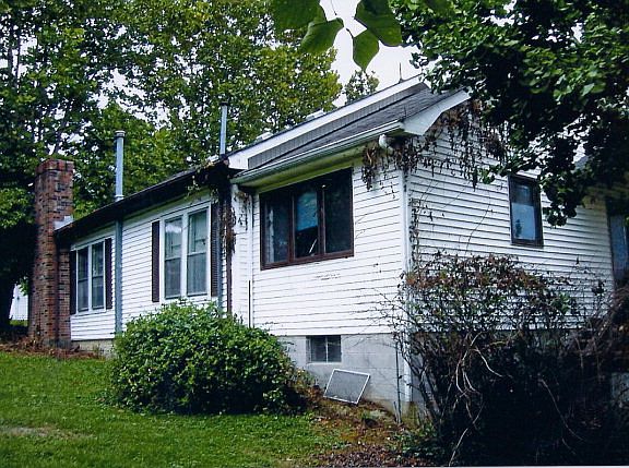 2nd image of 530 Cantrill St