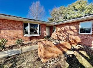 1 Innsbruck Ln, Shiloh, IL 62221