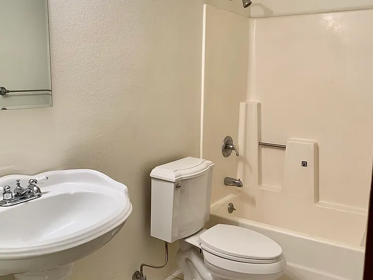 925 N Evergreen Dr — Photo 11