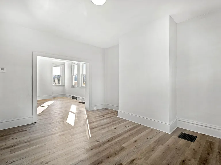 115 W Cherryhill St — Photo 15