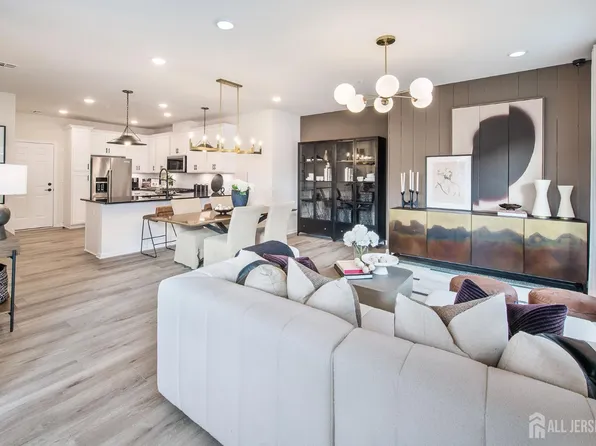 25 Tuckman Dr S, Monmouth Junction, NJ 08852